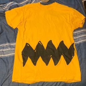Classic Charlie Brown yellow graphic tee shirt